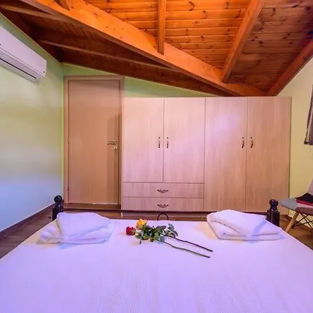 Trapezaki Seaview Apartmens Anemoni טרפזאקי